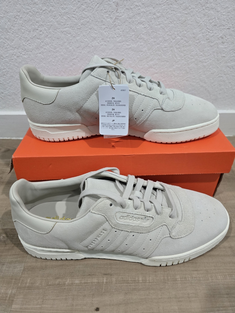 Adidas Men’s Continental 80 Low-Top Sneakers in Light Gray